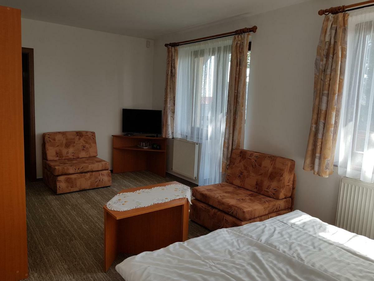Guest House Boba Štrba المظهر الخارجي الصورة