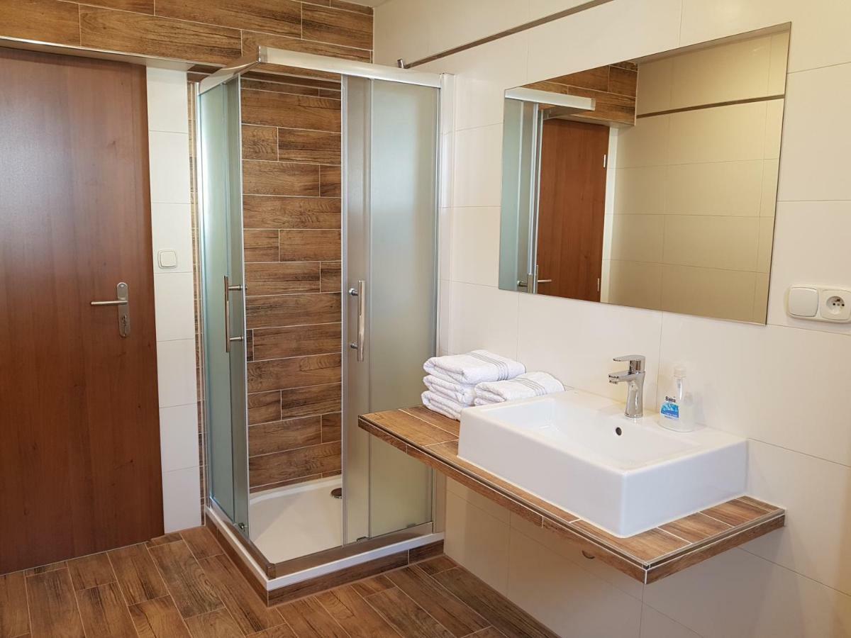 Guest House Boba Štrba المظهر الخارجي الصورة