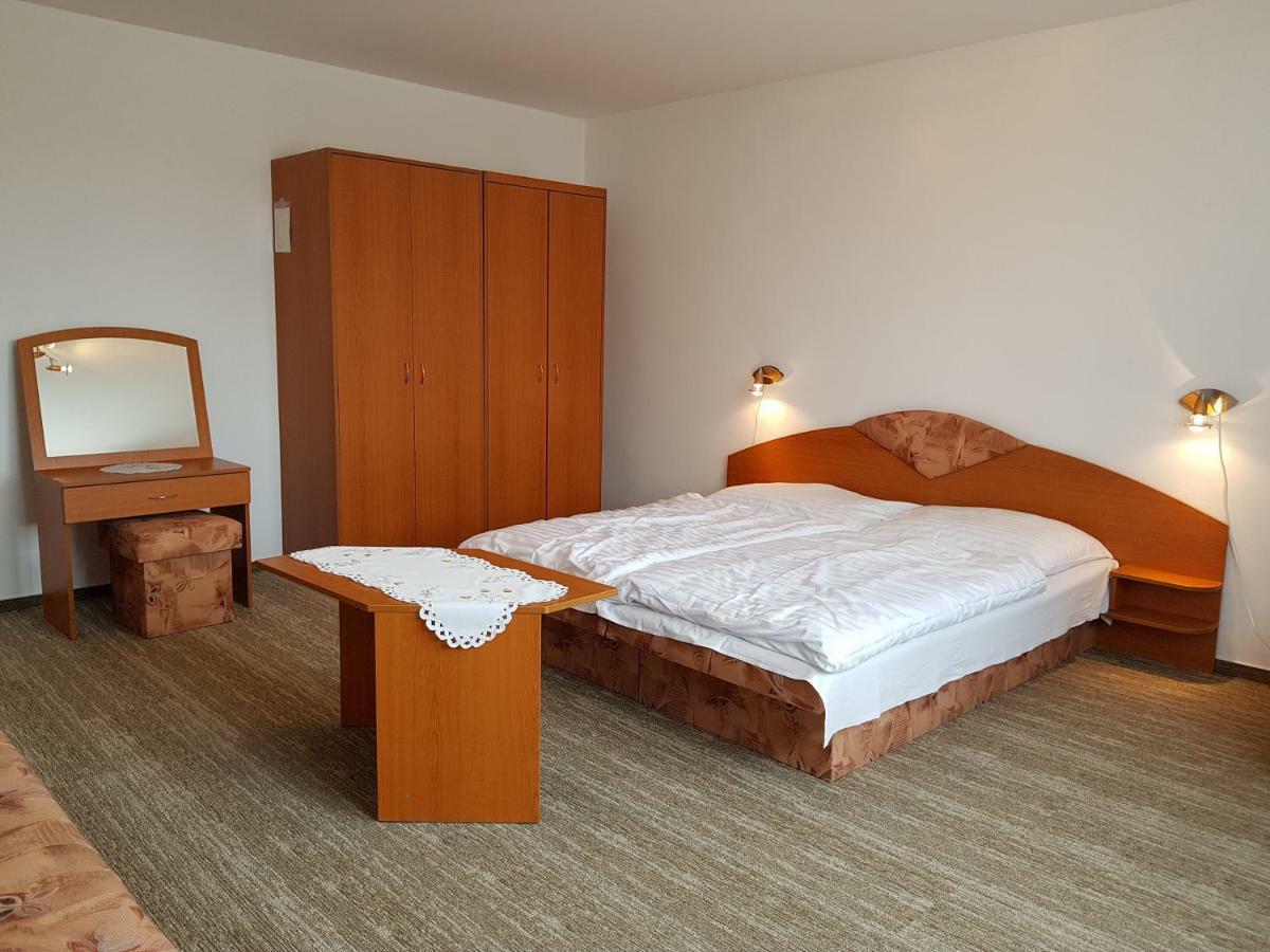 Guest House Boba Štrba المظهر الخارجي الصورة
