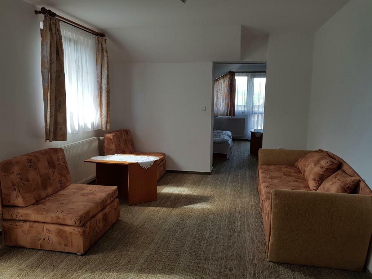 Guest House Boba Štrba المظهر الخارجي الصورة